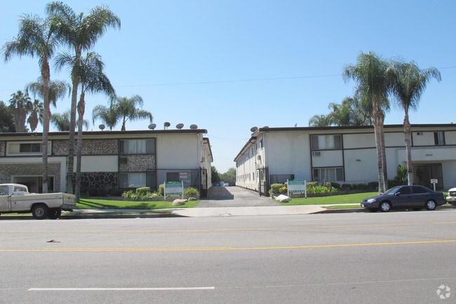 15444 - 15454 Chatsworth St - 15444-15454 Chatsworth St.