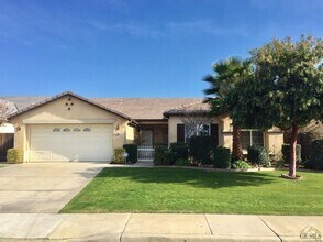 Building Photo - 106 Emerald Isle Way
