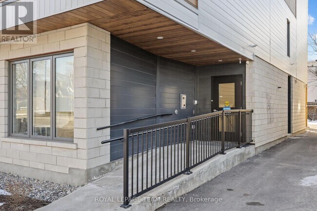 Photo du bâtiment - 506 Gladstone Ave