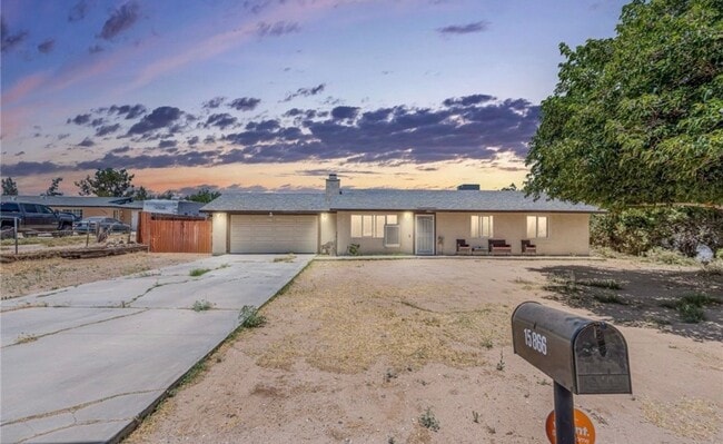 Foto del edificio - 15866 Sitting Bull St