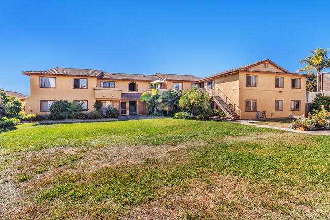 Building Photo - 820 N Santa Fe Ave