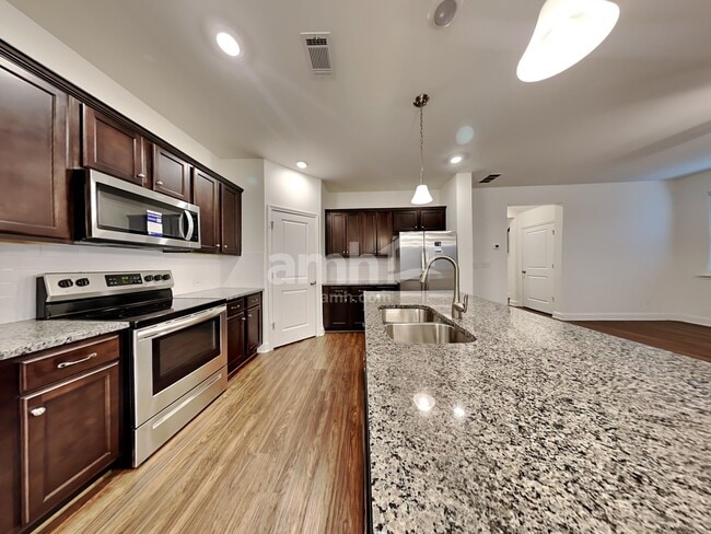 Foto del edificio - 2854 Chapel Hill Rd