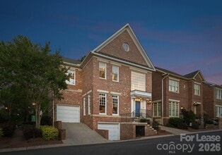 Building Photo - 1124 Dilworth Crescent Row