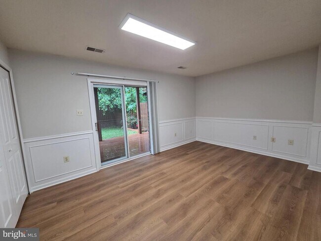 Foto del edificio - 9326 Steeple Ct