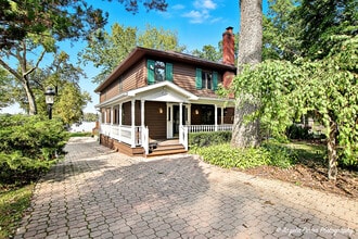 Building Photo - 22806 W Loon Lake Blvd