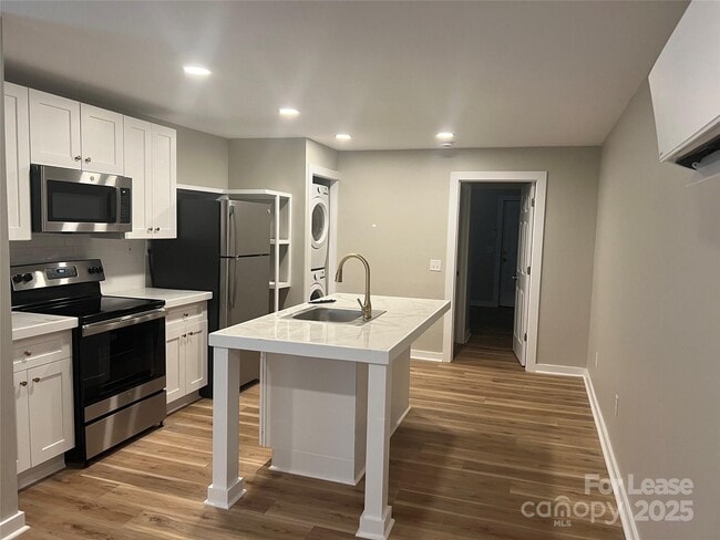 Foto del edificio - 532 N Church St