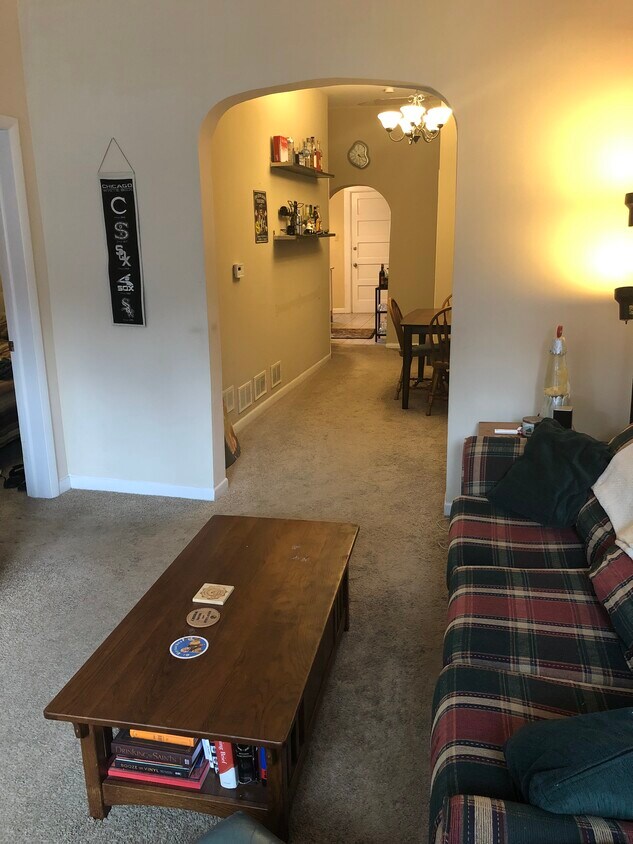 2027 W Homer St Unit 2, Chicago, IL 60647 Apartments in Chicago, IL