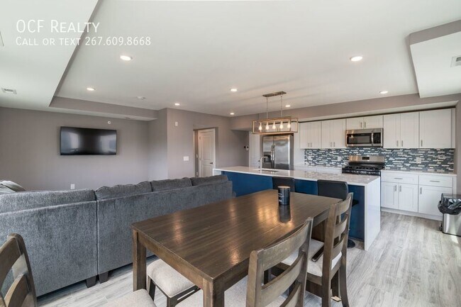 Foto del edificio - 3 Bed Norris Square Apartment