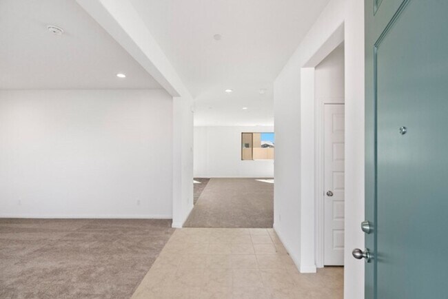 Foto del edificio - 2023 built Winchester home for LEASE!