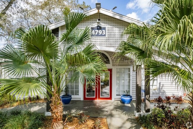 Interior Photo - Collington Apartments