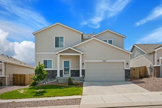 Building Photo - Stunning Forest Meadows Home Available NOW!