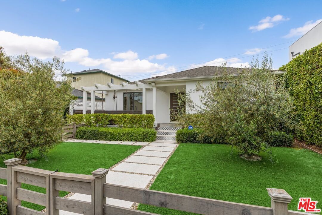 Foto principal - 3611 Moore St