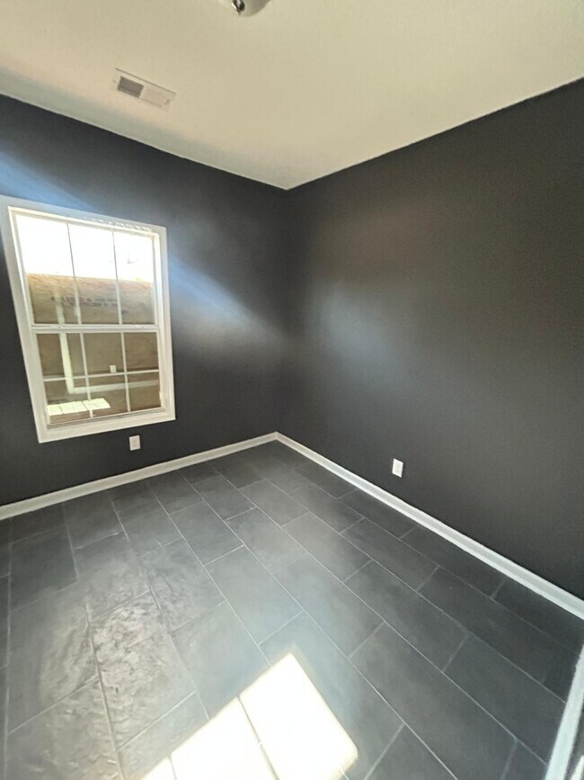 Photo - 743 David St House