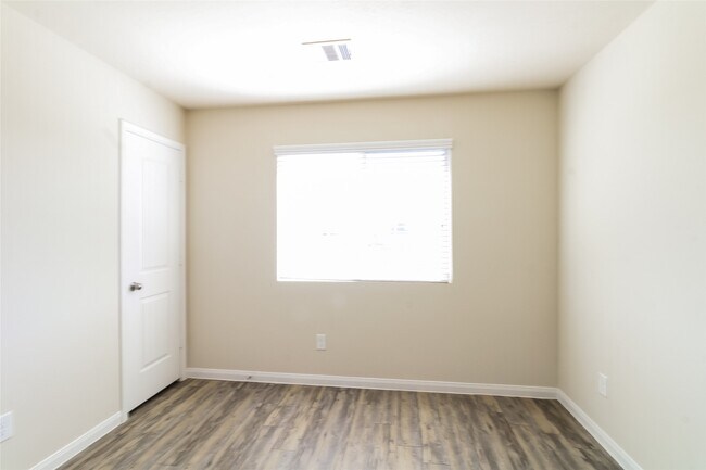 Building Photo - 12043 Pia Drive
