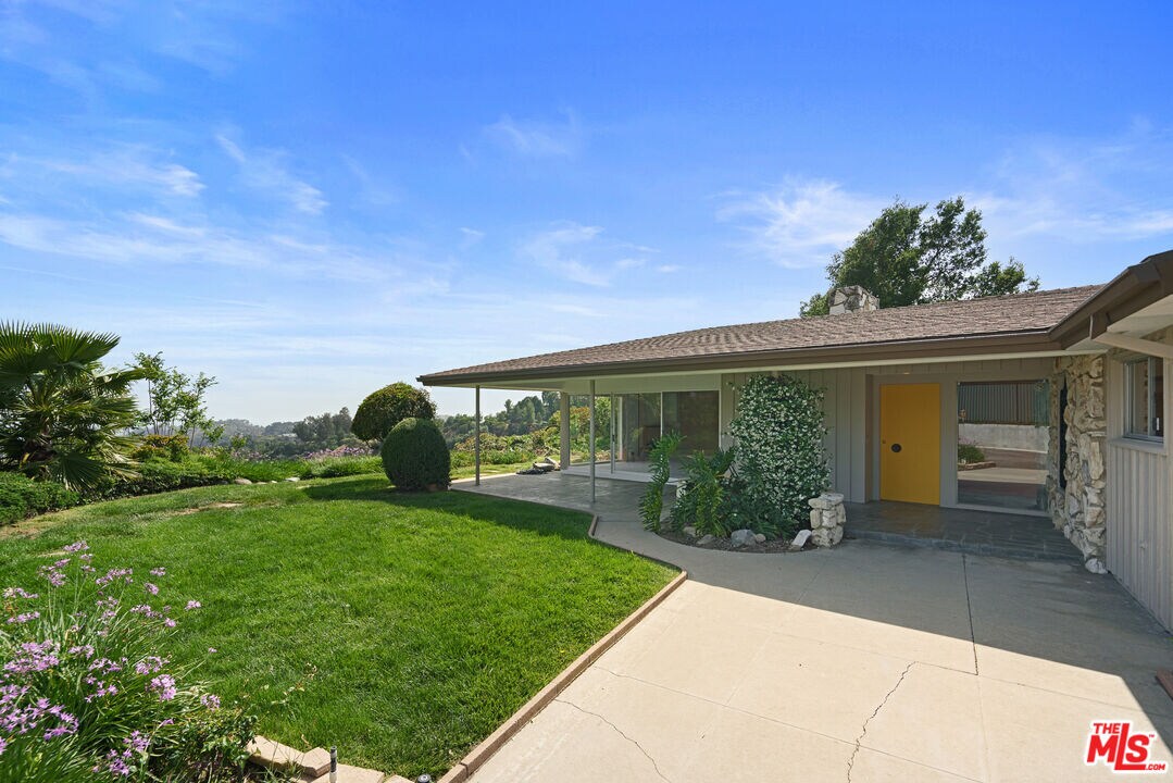 Foto principal - 13170 MULHOLLAND Dr
