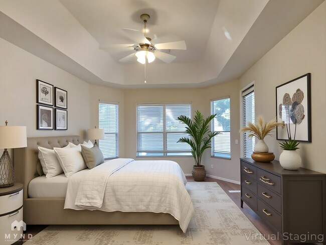 Foto del edificio - 927 Meadow Glade Dr