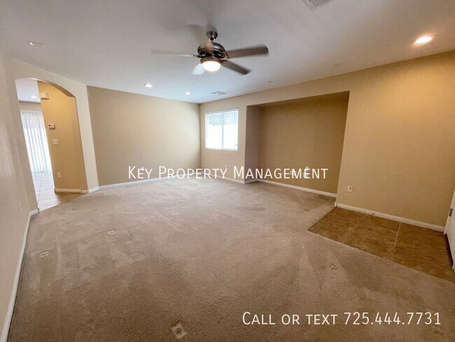 Building Photo - 3 BED 2.5 BATH 2 STORY HOME* 2 CAR GARAGE*...