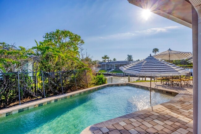 Building Photo - 1155 Bogey Ln