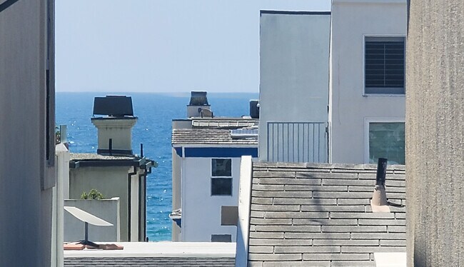 Foto del edificio - 310 Bayview Dr