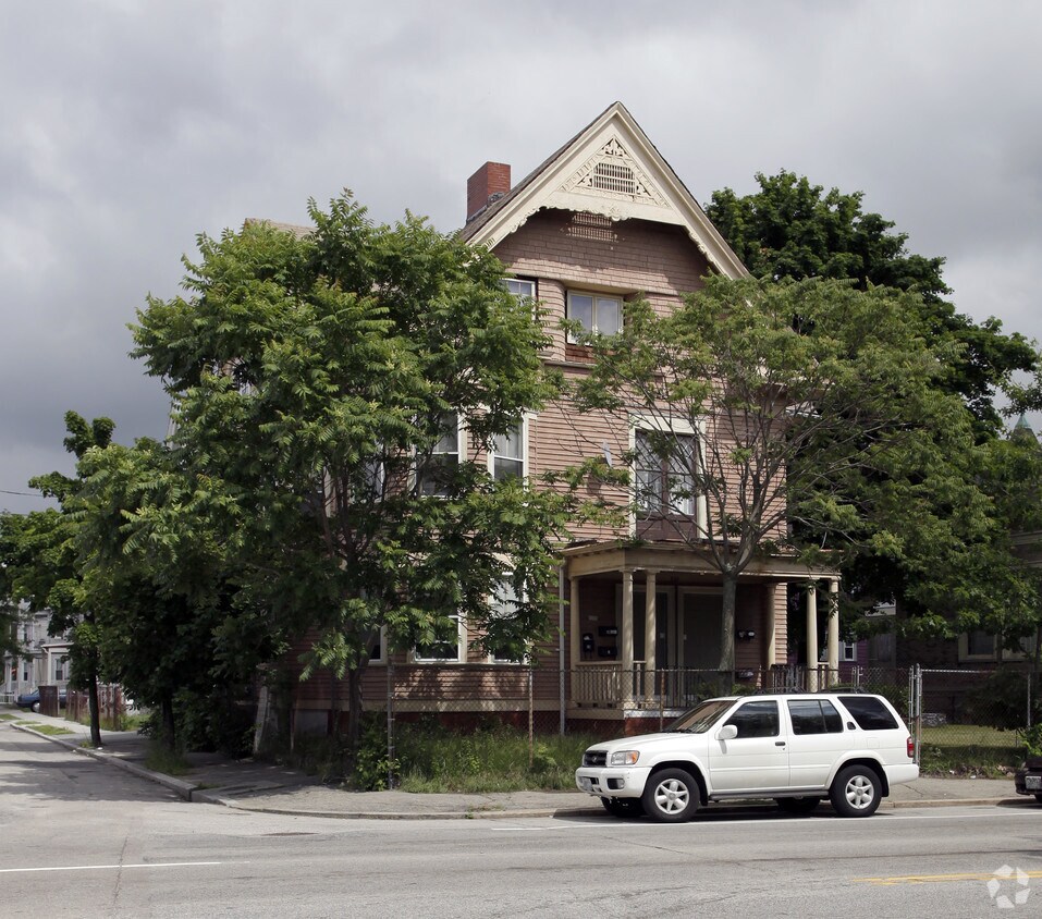 Primary Photo - 232 Elmwood Ave