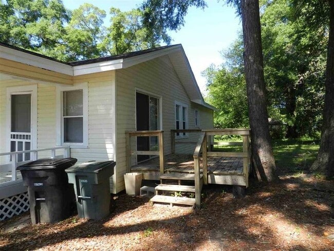Building Photo - 3416 Laura St