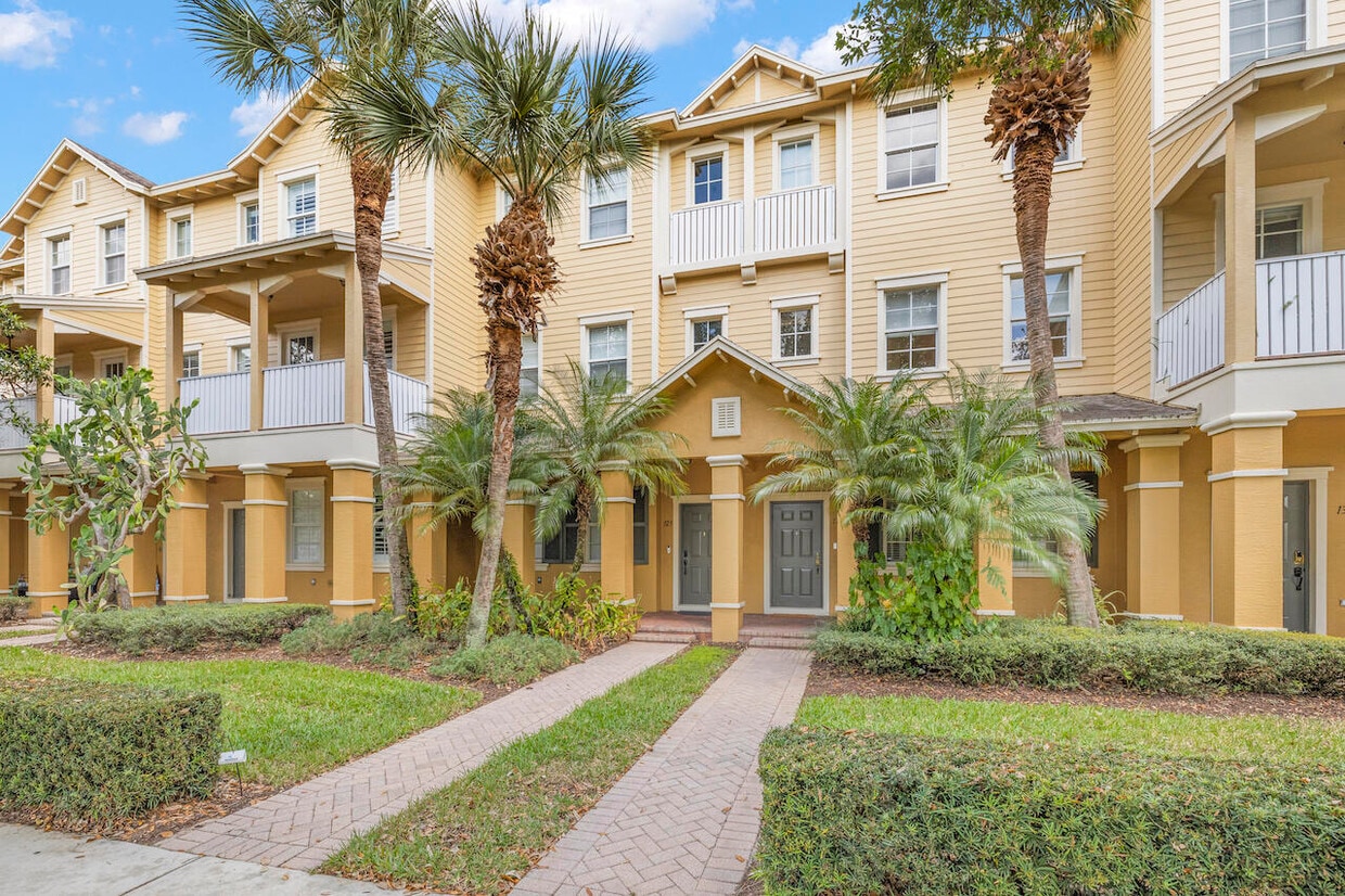 127 E Thatch Palm Cir, Jupiter, FL 33458 Townhome Rentals in Jupiter