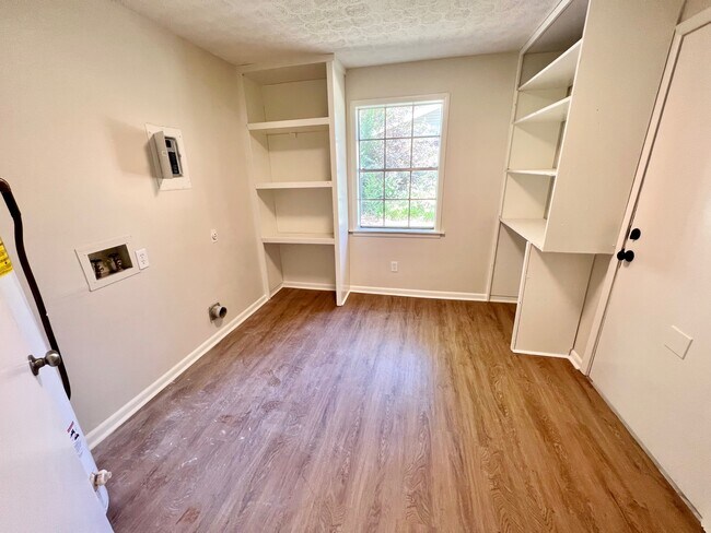 Lavadero - 2474 Barnes Crossing Rd
