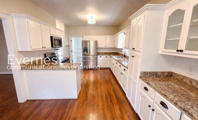 Foto del edificio - 3329 Brook Highland Cir
