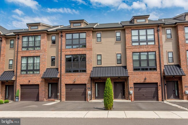 Building Photo - 25 Sienna Pl