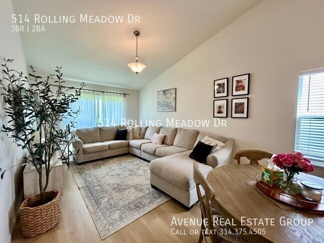 Building Photo - Perfect blend of style and functionality