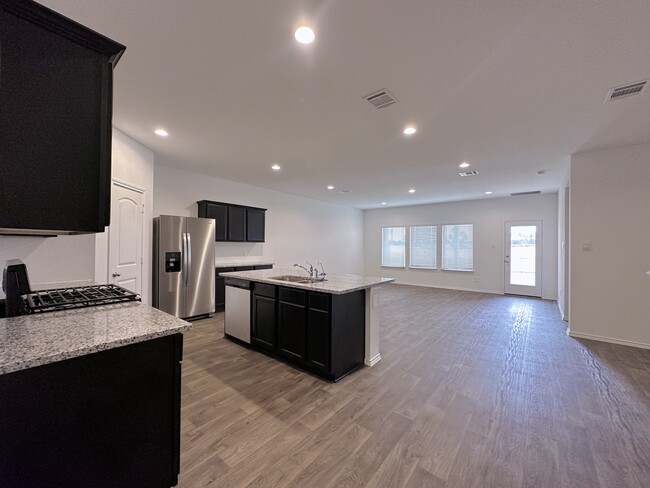 Foto del edificio - 21306 Owl Rd