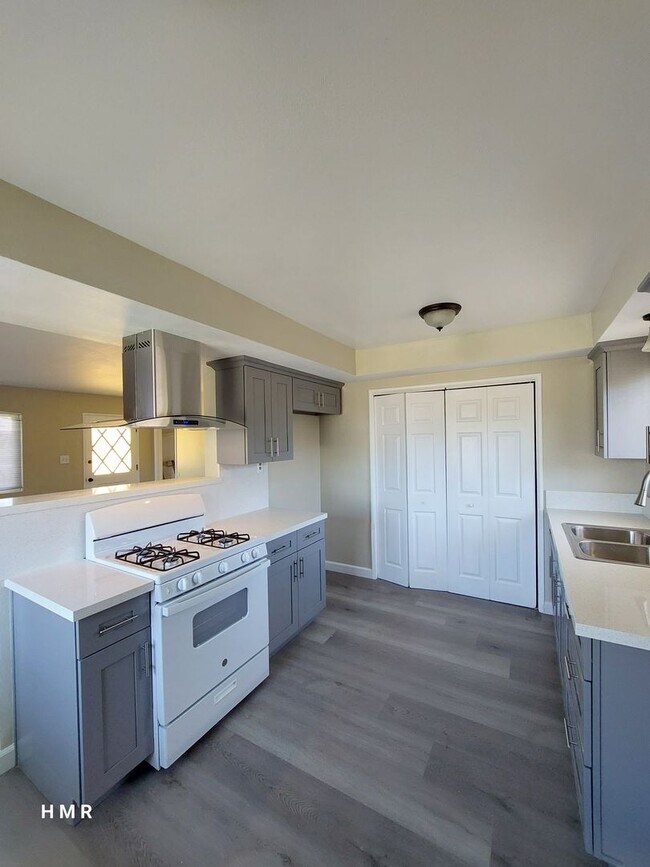 Foto del edificio - 5386 Kingsley St