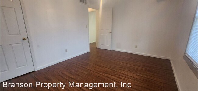 Building Photo - 2 br, 1 bath House - 2555 N Somerset