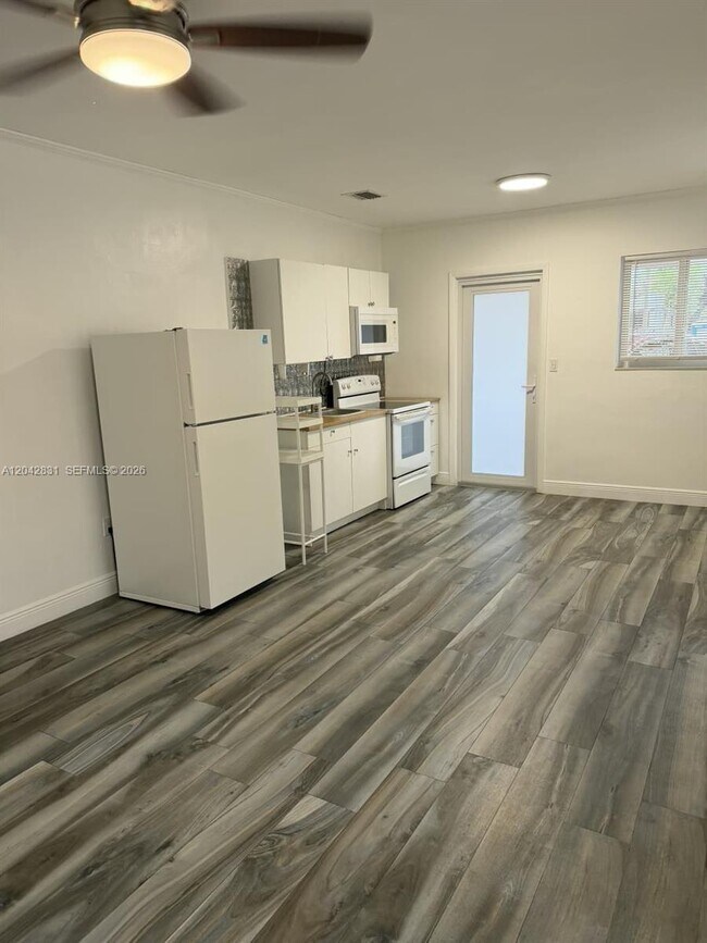 Foto del edificio - 3115 NW 23rd Ave