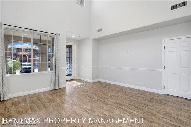 Building Photo - 5 br, 3 bath House - 11215 PENROSE FALLS ST
