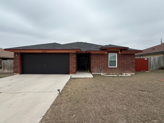 Foto del edificio - NEW IN MANAGEMENT - AVAILABLE NOW!