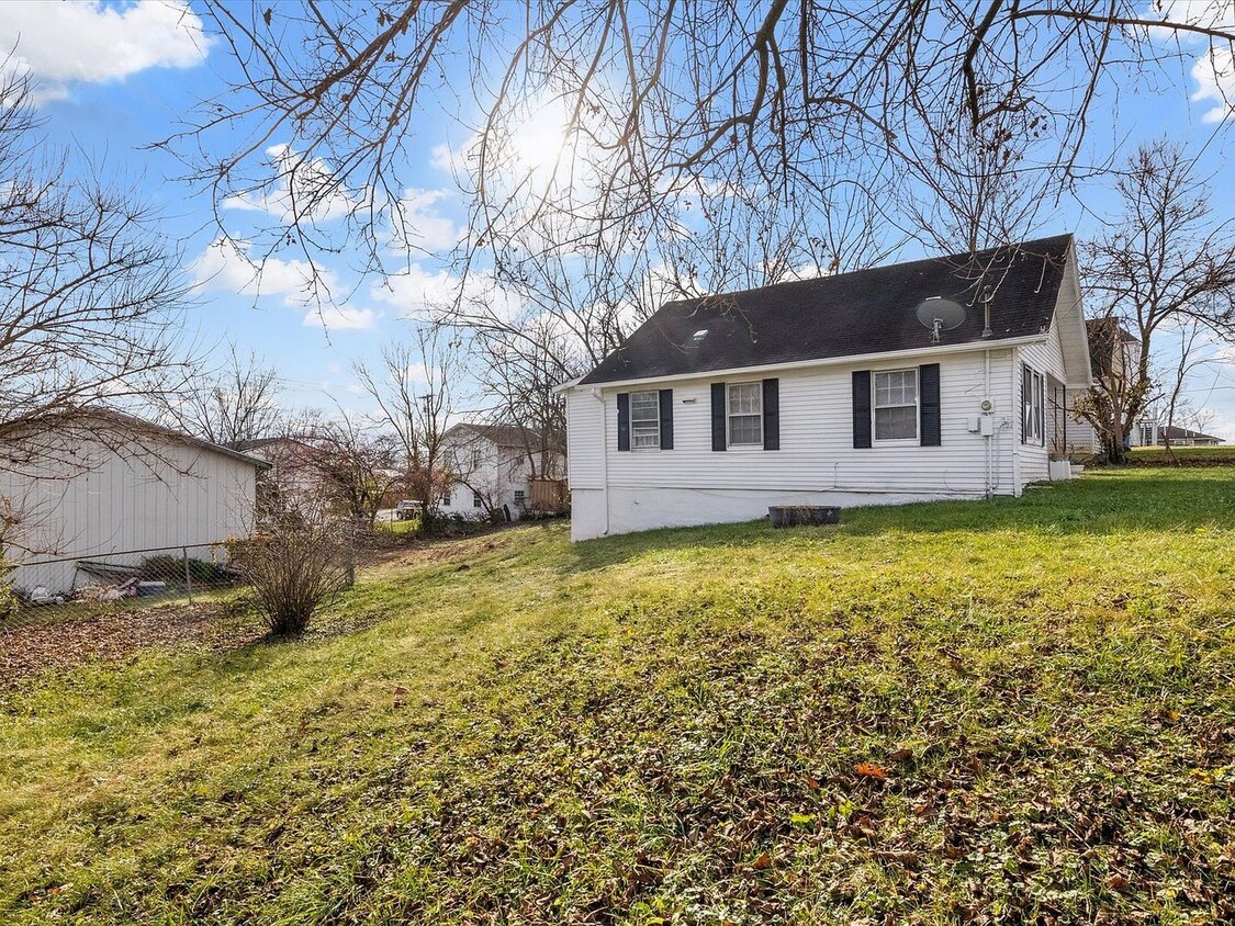 Primary Photo - 206 Chaplin Ave