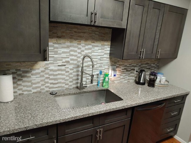 Building Photo - 2 br, 2 bath Condo - 5143 West 75th Street