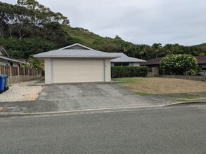 Building Photo - 1127 Akipola St