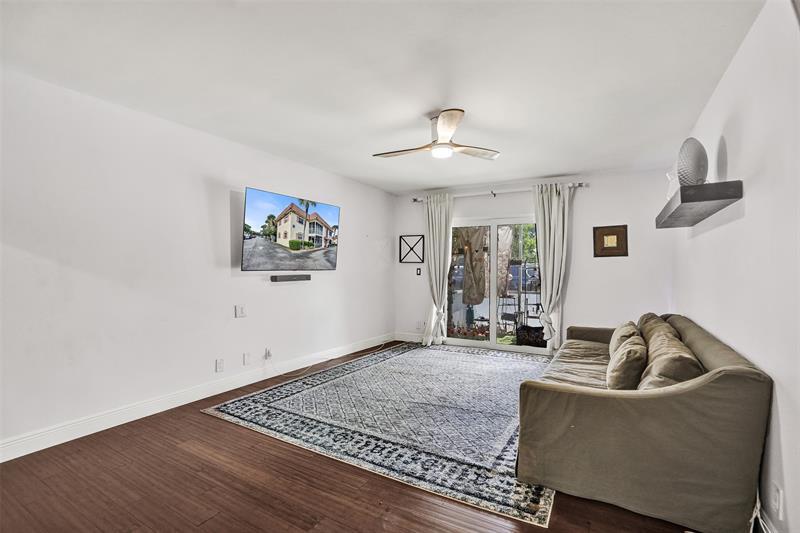 Foto principal - 101 E McNab Rd
