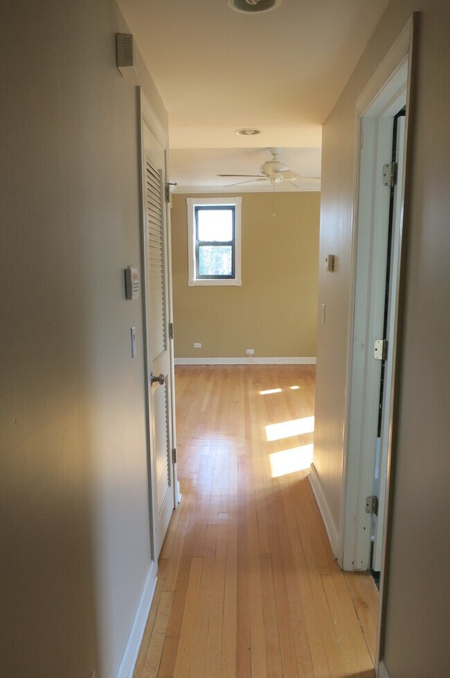 Foto del edificio - 6438 N Leavitt St