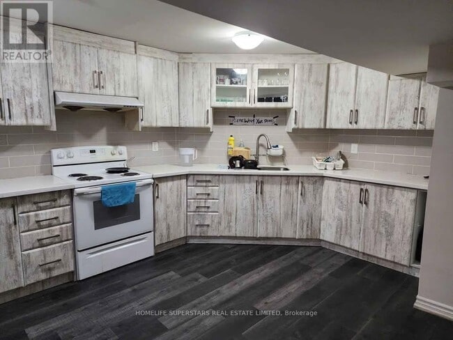 Building Photo - 75 Parkside Dr