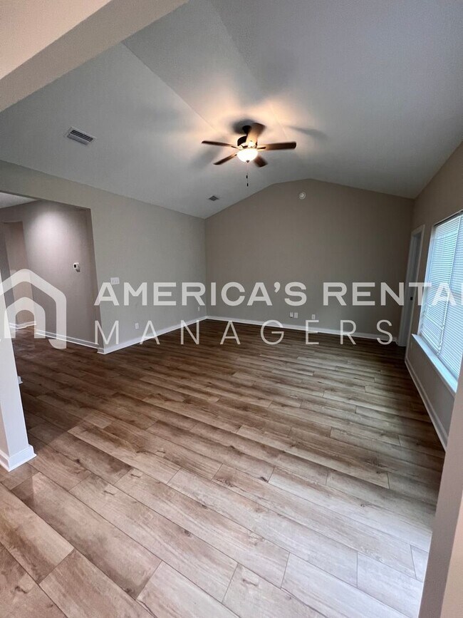 Foto del edificio - Home for Rent in Bay Minette, AL!! View with 48 Hours Notice!