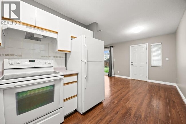 Building Photo - Ground Floor-2453 GILLESPIE STREET