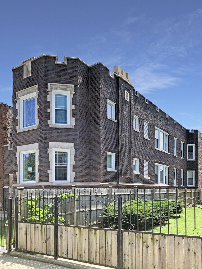 Building West View - 1847 W Garfield Blvd