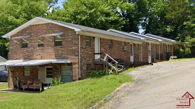 Building Photo - 114 E 17th St