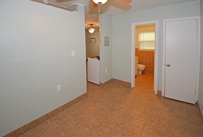Foto del edificio - 5009 TANGERINE AVE S