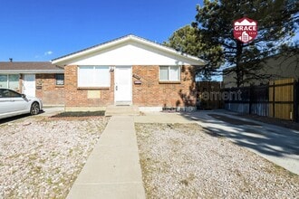 Building Photo - 13669 E Nevada Ave