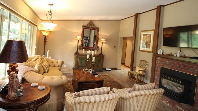 Foto del edificio - 70 Cedar Hill Ln