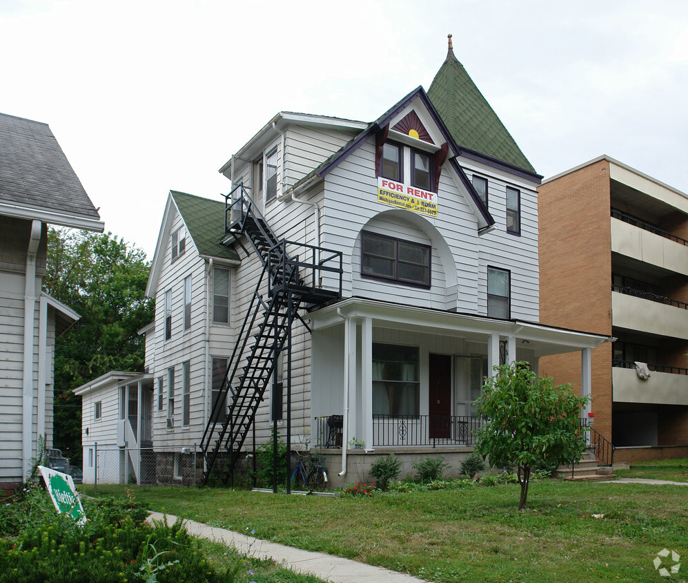 Building Photo - 922 S State St